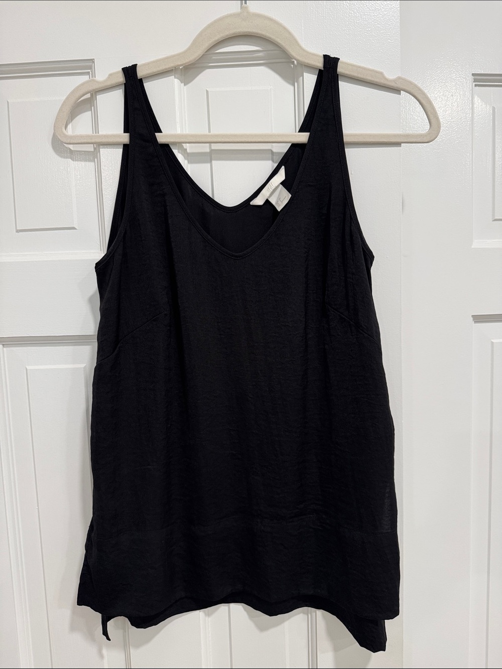 H&M Black V-Neck Sleeveless Tank Top